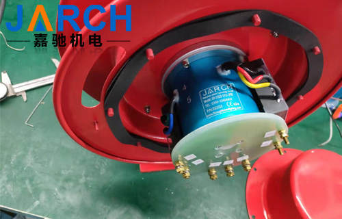 嘉馳機電為某卷筒廠家定制的導電滑環(huán)順利交付